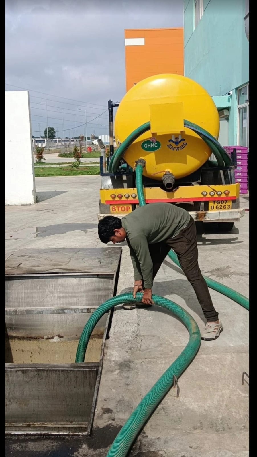 Residential septic tank cleaning